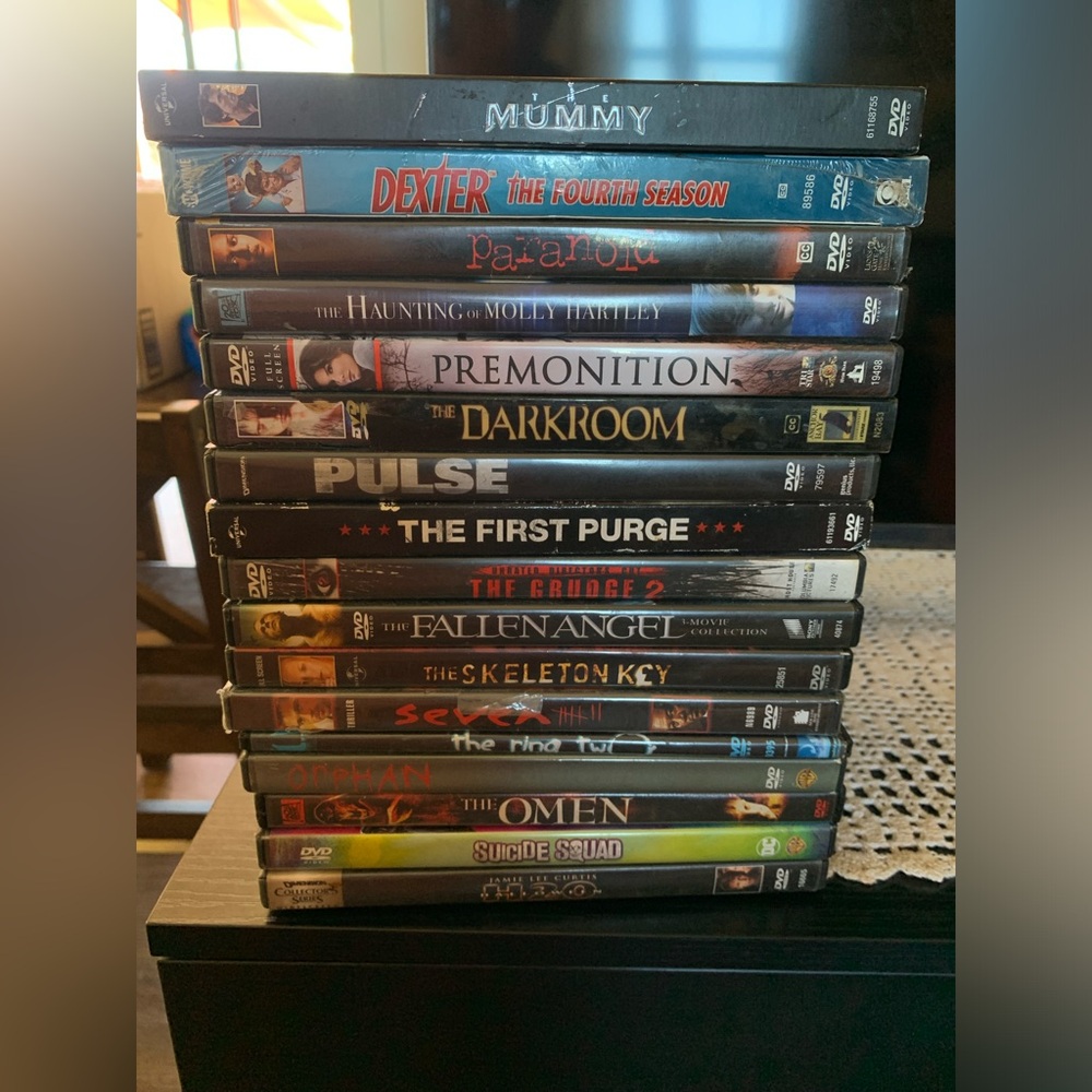 17 Halloween/Horror/Spooky DVD collection